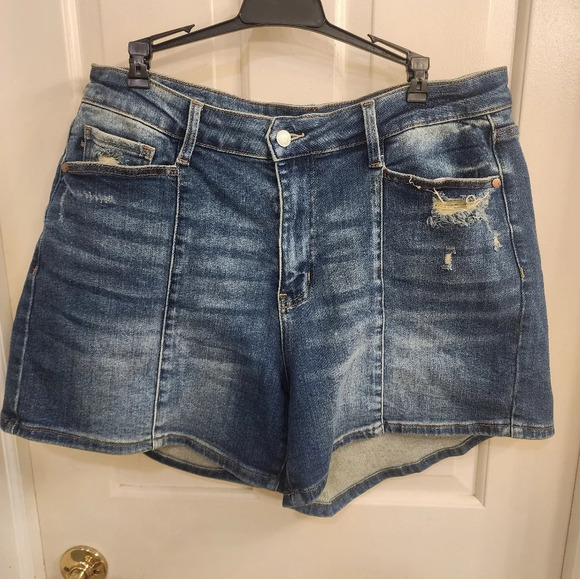 Judy Blue Pants - Judy Blue High Rise Stretch Jean Shorts Blue Denim Womens Size 2xl 4” Inseam